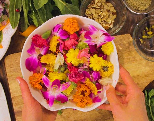 edible flower salad