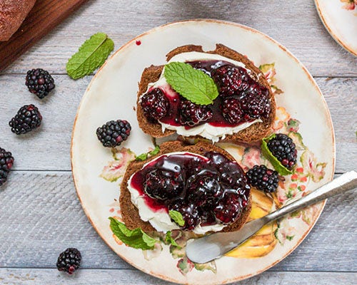 Blackberry toast