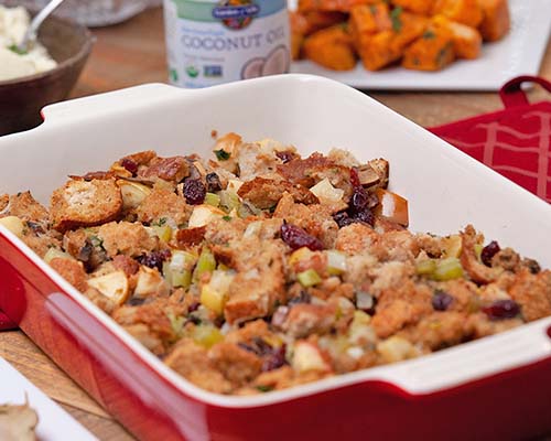 cranberry apple stuffing dish