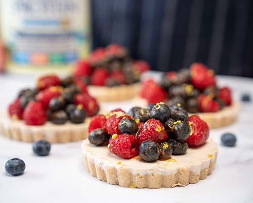 Mini vegan berry pie