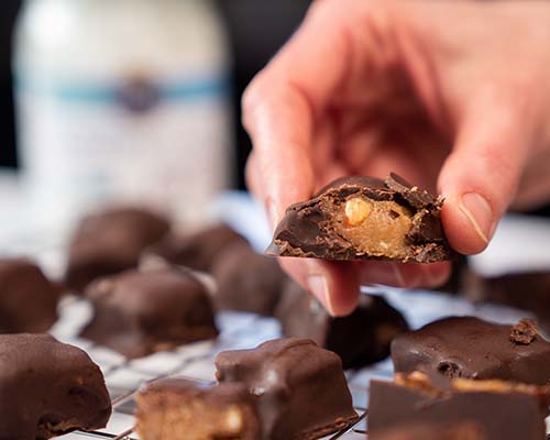 chocolate almond energy bites with coconut oil