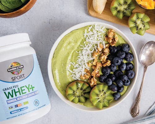 Glowing Green Smoothie Bowl