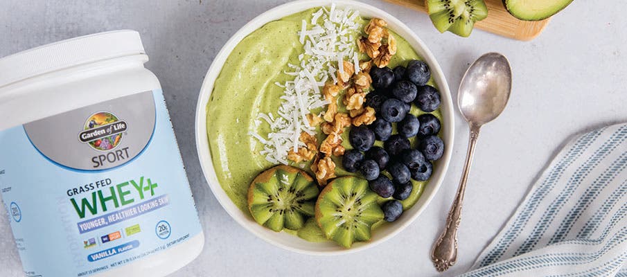 Glowing Green Smoothie Bowl