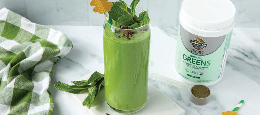 greens powder smoothie