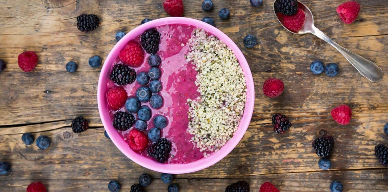 probiotic smoothie bowl with berries