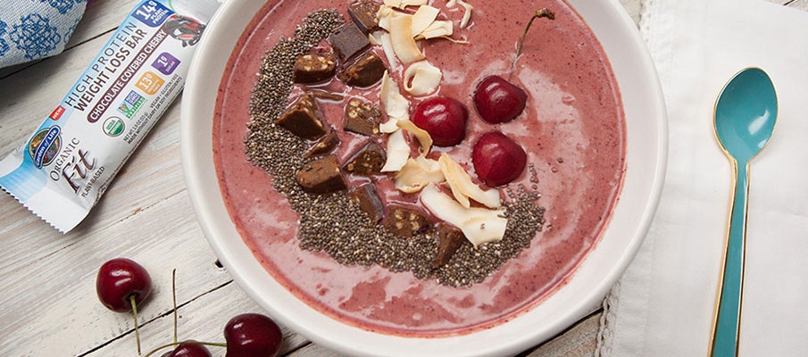 chocolate cherry smoothie bowl