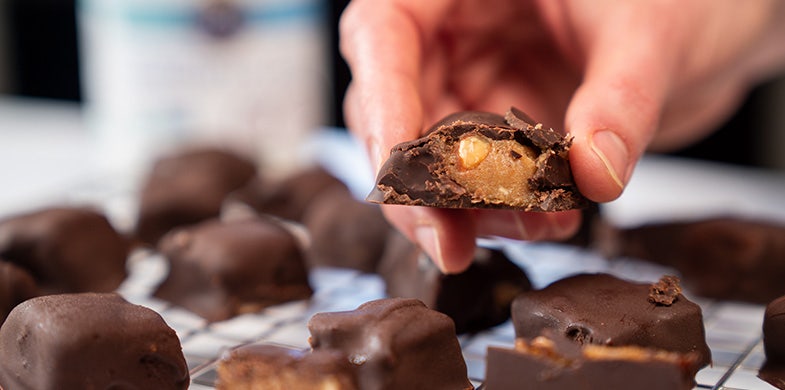 chocolate almond energy bites with coconut oil