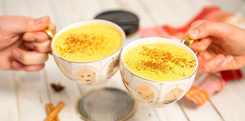 Easy Turmeric Latte (Golden Milk Latte) - Choosing Chia