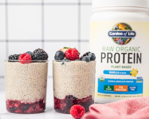 mixed-berries-protein-parfait