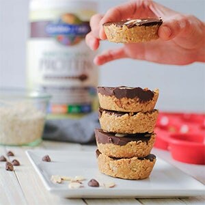 almond butter oat cups