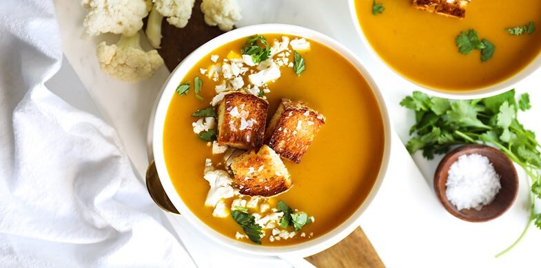 turmeric cauliflower soup with croutons